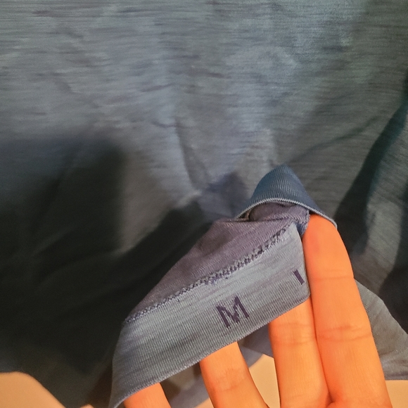 227 lululemon Mens Sleeveless Blue Top - Picture 3 of 3